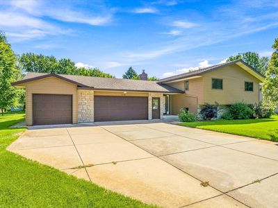 1718 Hazelwood Cir, Saint Cloud, MN, 56303