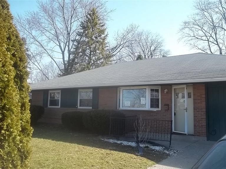 1st image of 18 Brookhaven Dr