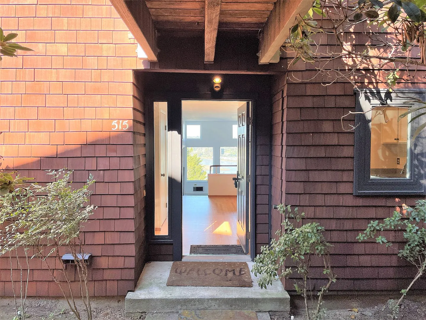 Gorgeous 1 bedroom condo with incredible views for rent! — Photo 2