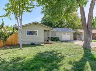 8300 Division Rd, White City, OR 97503