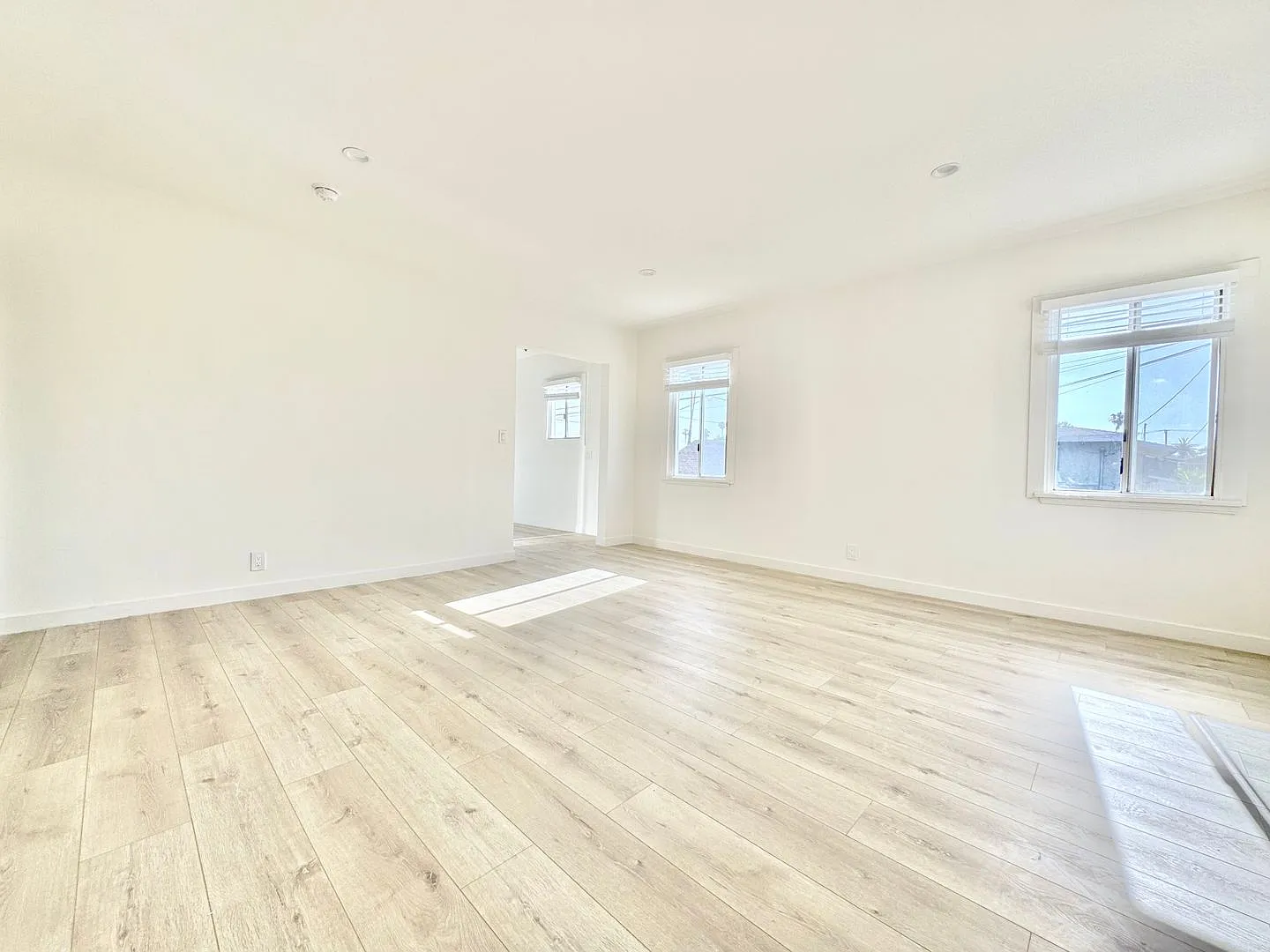 1600 Chestnut Ave — Photo 3