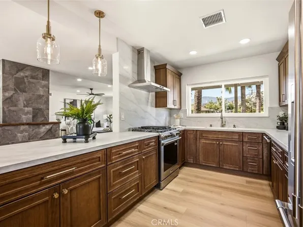 818 Hood Dr, Claremont, CA 91711