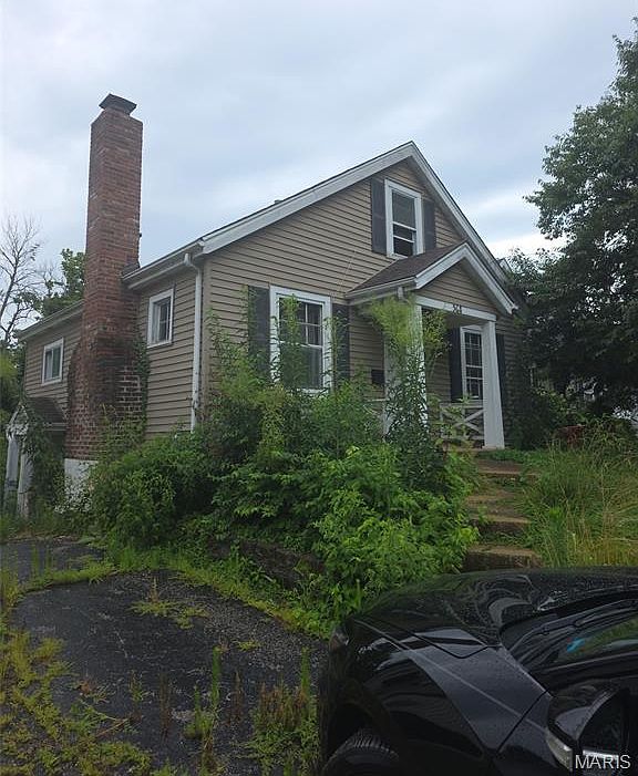 1st image of 568 Andrews Ave