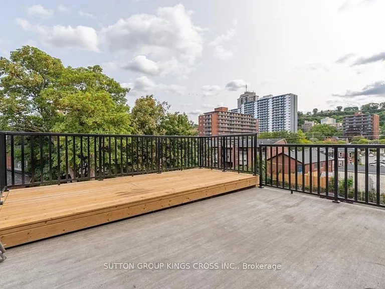 179 John St S #UPPER — Photo 21