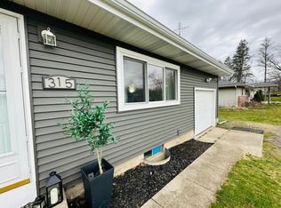 315 Pam Dr, Berrien Springs, MI 49103