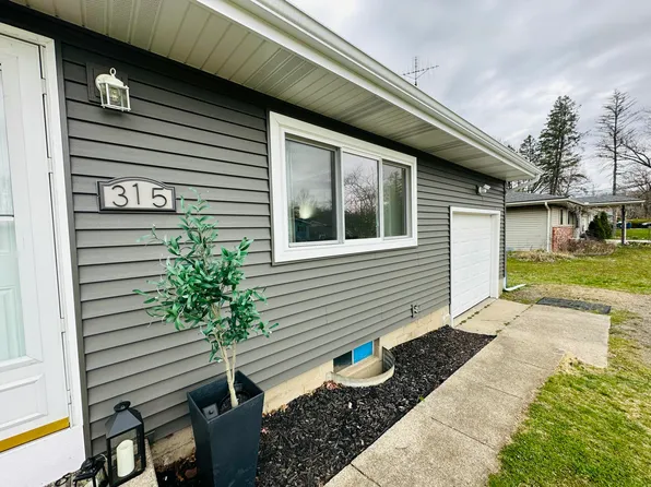 315 Pam Dr, Berrien Springs, MI 49103