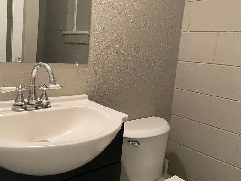 1701 Louise Ave — Photo 8