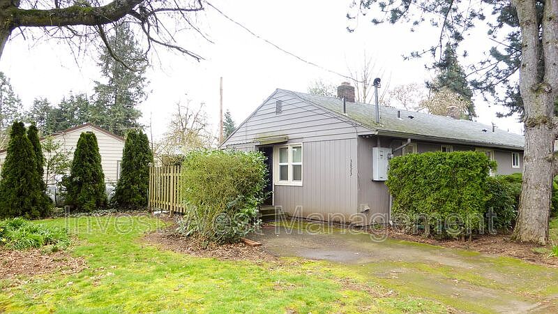 1st image of 3823 E McLoughlin Blvd