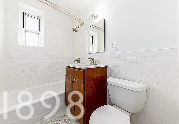 5th image of 2255 5th Ave APT 8C