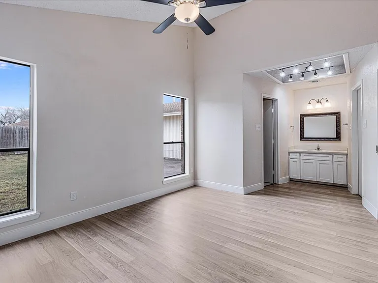 985 Crossbill St — Photo 29