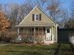 14 Linden St, Hudson, NH 03051