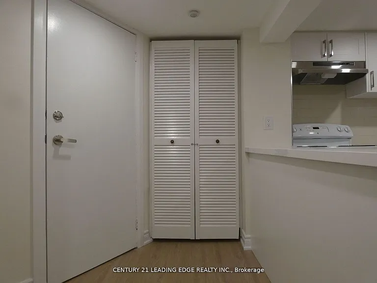 26 Scotswood Rd #LOWER — Photo 2