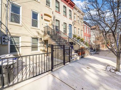 161 Pine St #1, Jersey City, NJ, 07304