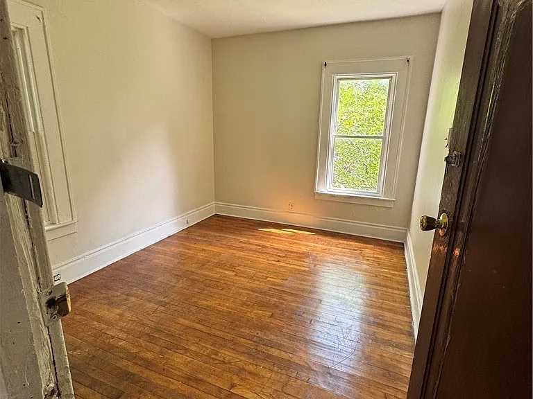 2401 Midland Ave #1 — Photo 6