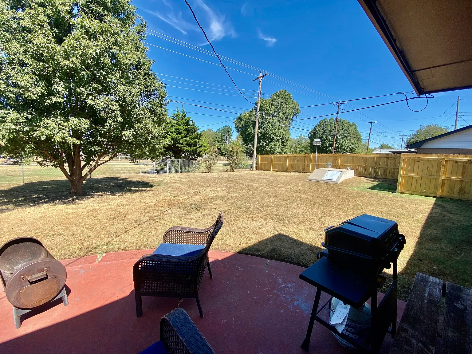 3 bed, 1.5 bath, 1221 sqft, $1,300 — Photo 4