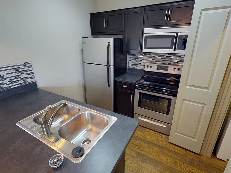 1212 Greenlee St — Photo 13