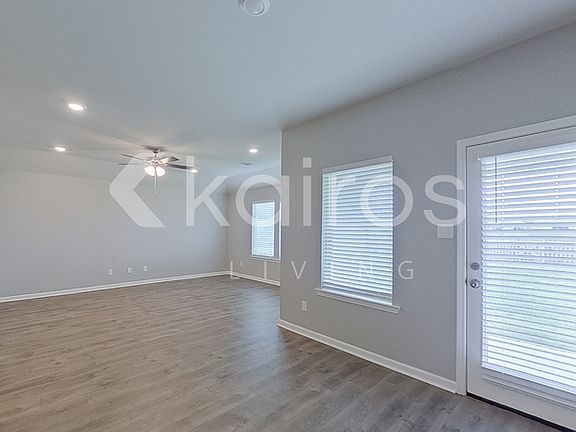2nd image of 113 Yardley Ct