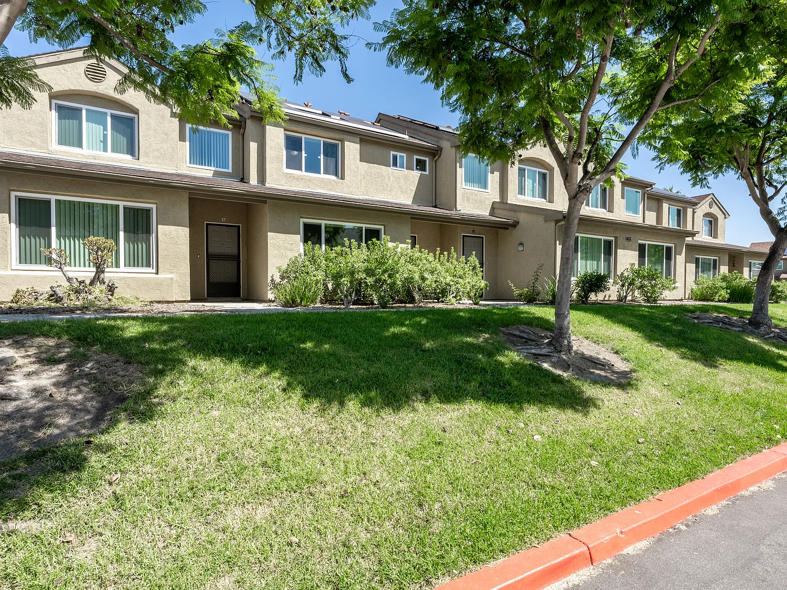 Lofgren Terrace - Military Housing — Photo 2