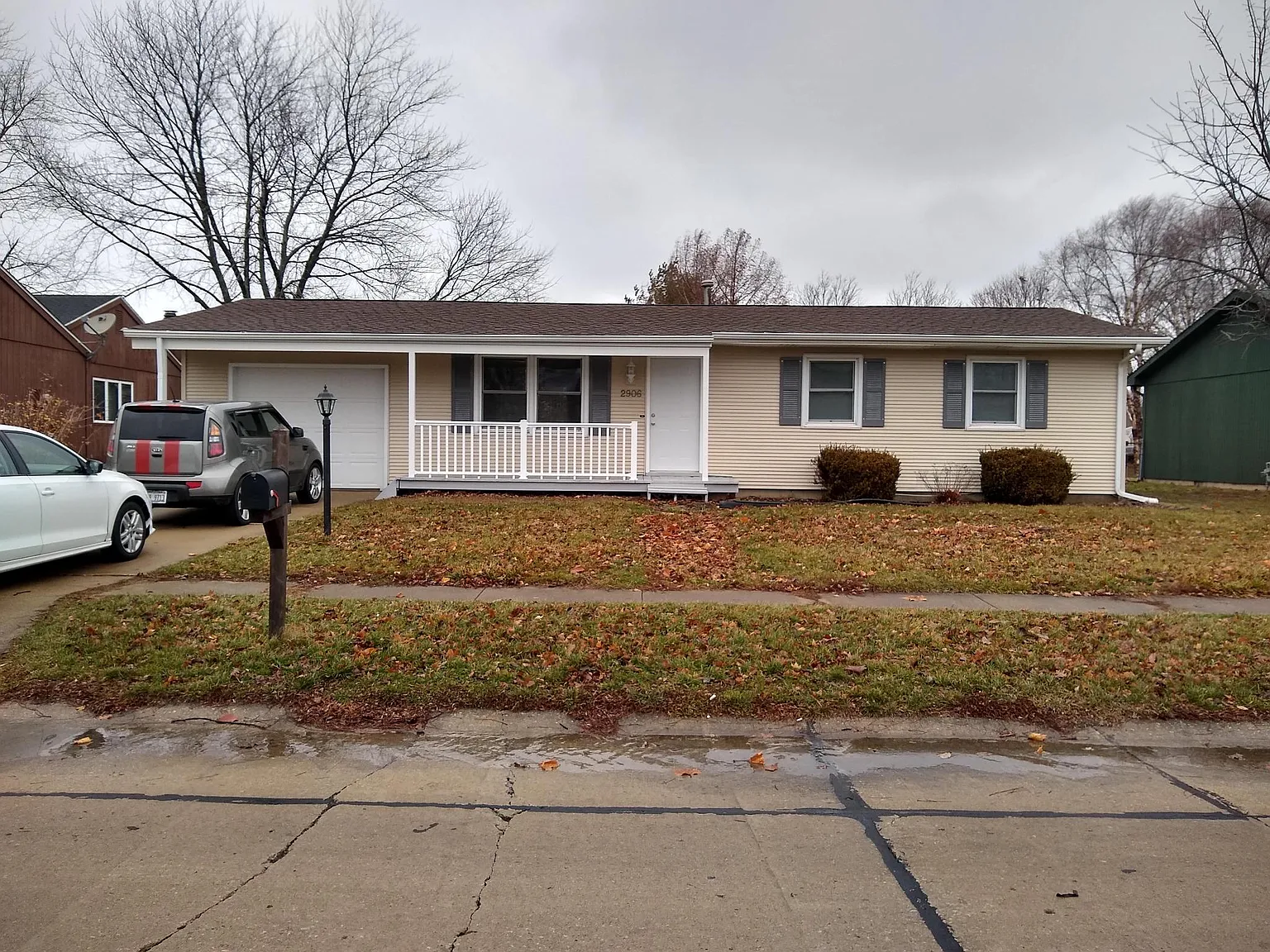 2906 Southwood Dr photo 1
