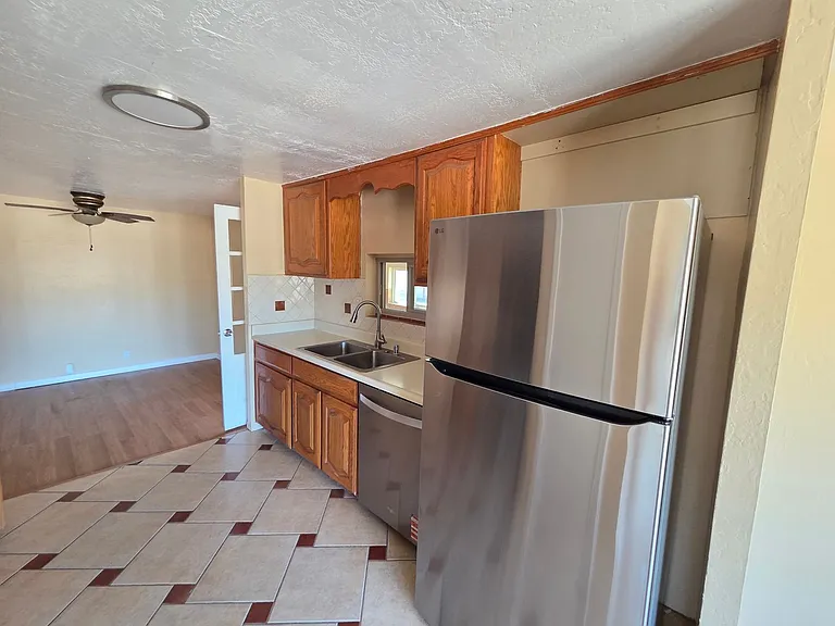 1469 W Virgil Dr — Photo 15