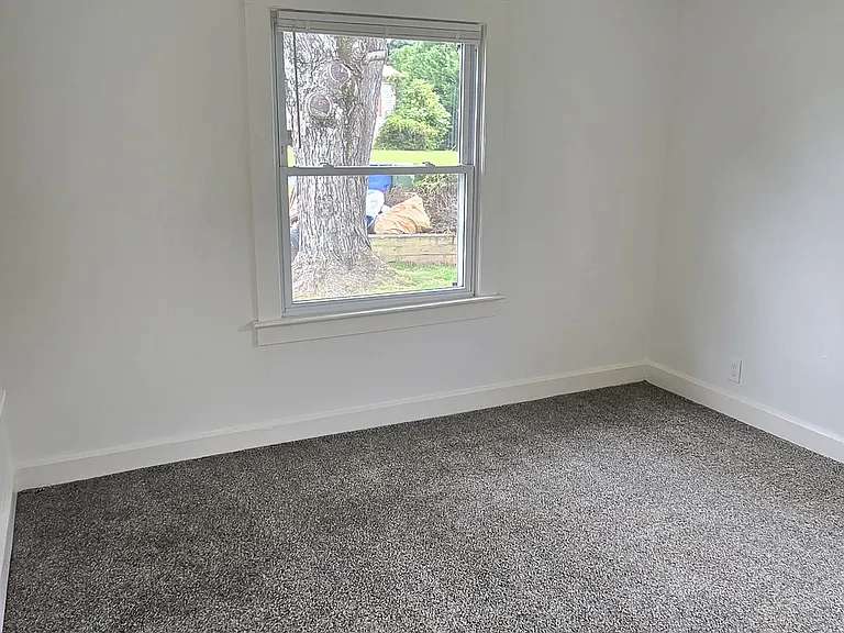 11 Sandhurst Dr — Photo 14