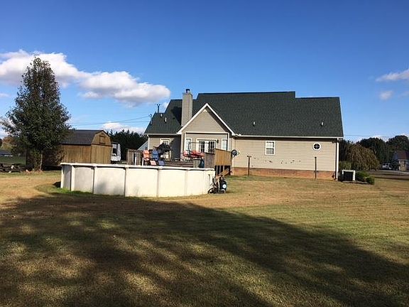 3rd image of 109 Janna Ln