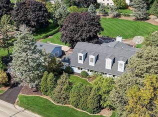 21680 W Shorewood Rd, Grayslake, IL 60030