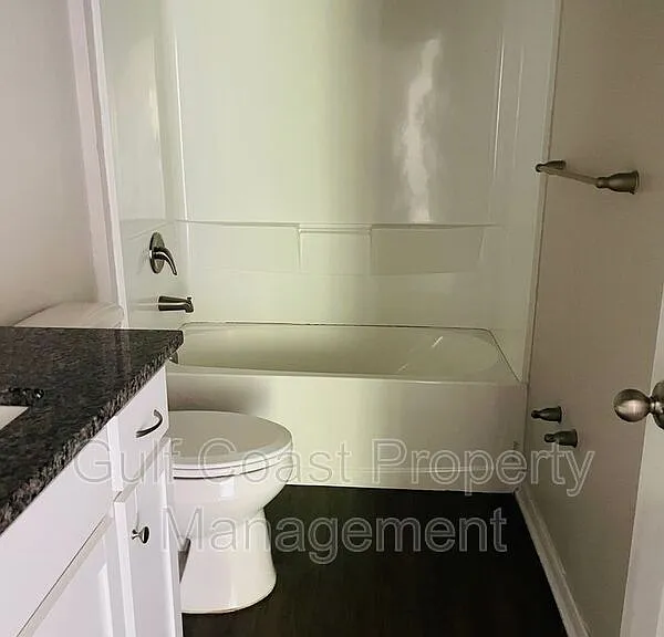 1700 NW 6th St — Photo 25