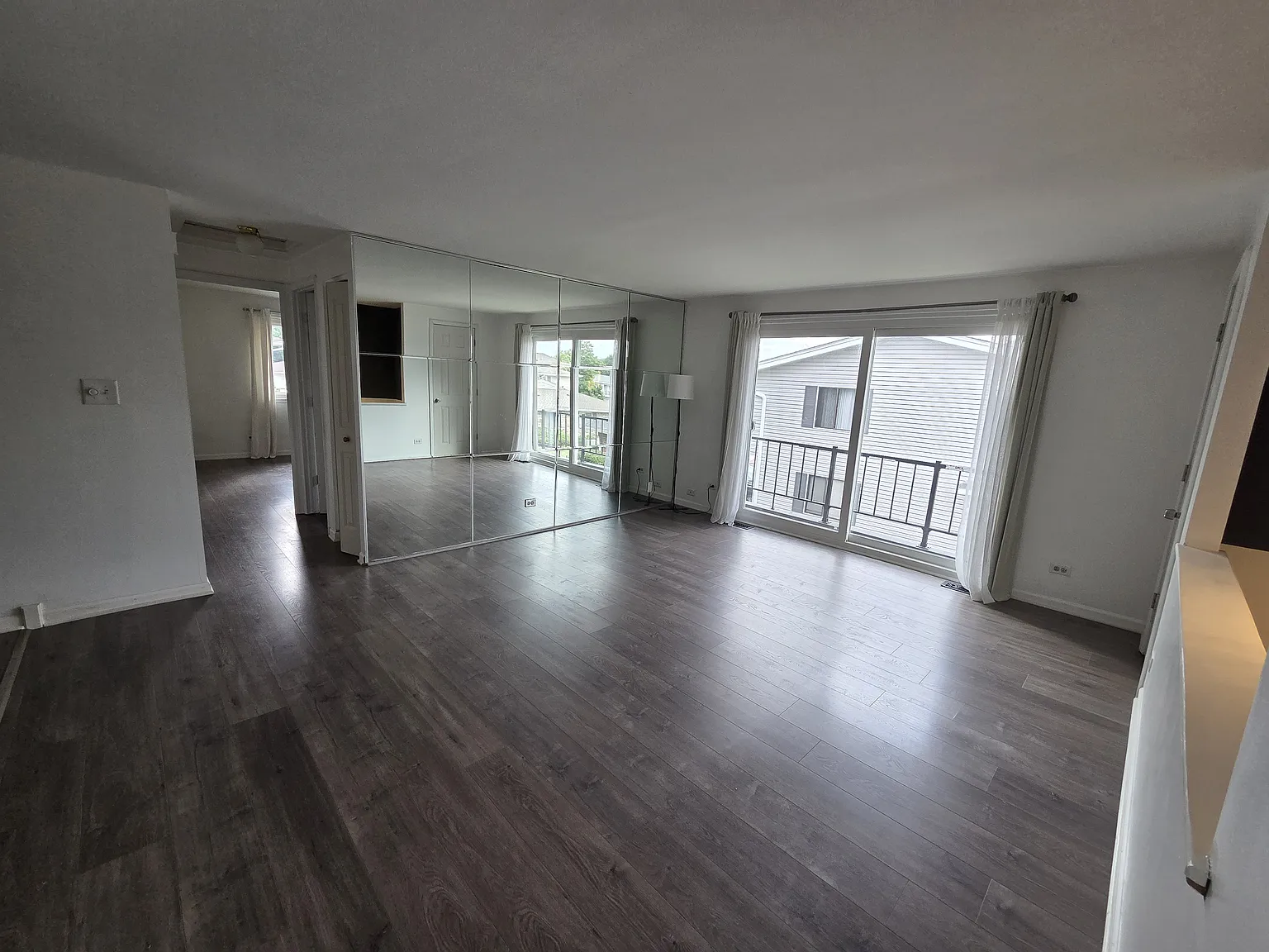 220 Sagamore Ct — Photo 4