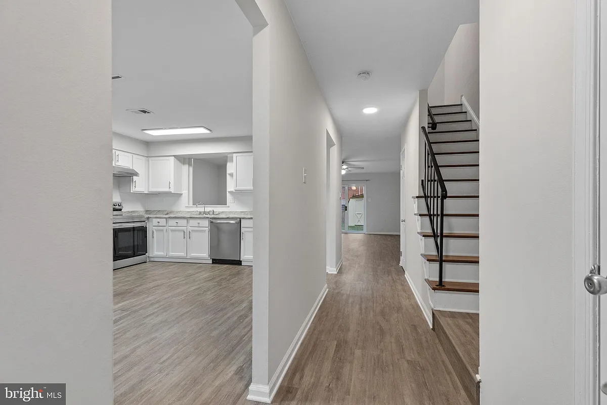 Building Photo - 117 Caernarvon Ct