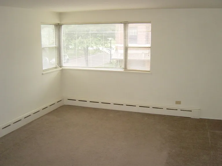 312 W Clark St — Photo 22