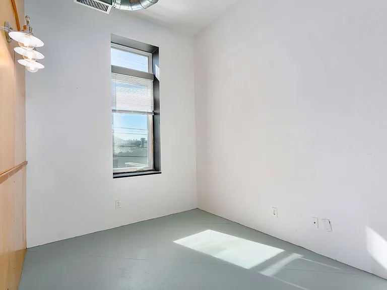 5240 S Tacoma Way — Photo 7