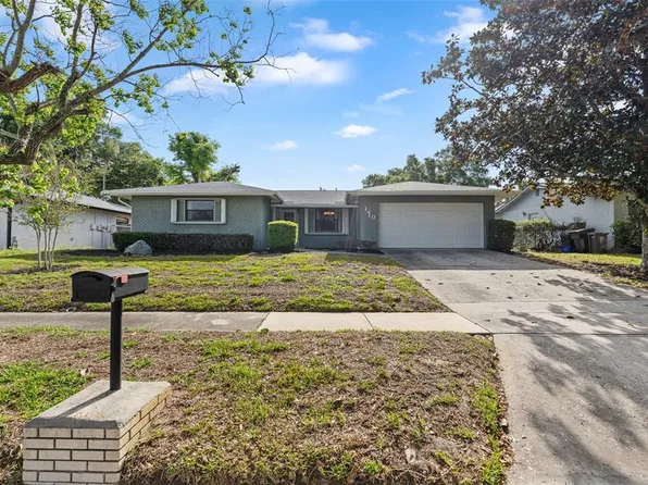 140 Valley Cir, Brandon, FL 33510