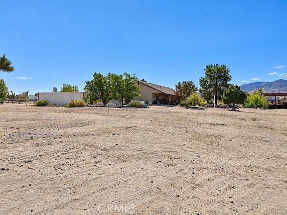 3rd image of 11522 Pinon Hills Rd