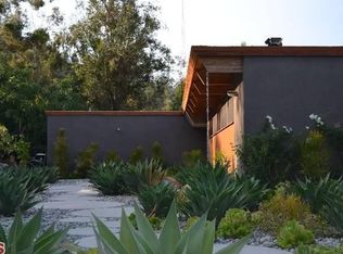 9043 Burroughs Rd, Los Angeles, CA 90046