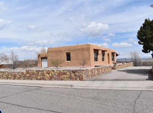 107 Lakeshore Dr, Elephant Butte, NM 87935
