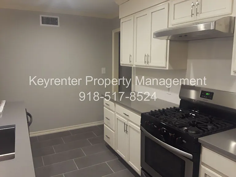 4629 E 56th Ct — Photo 8
