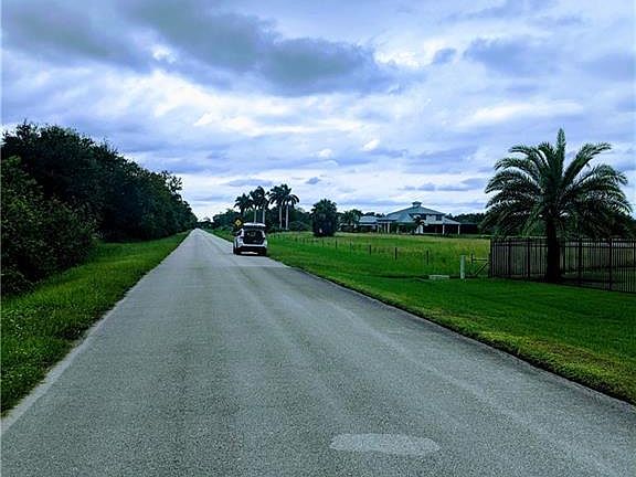 4th image of Shady Hollow Blvd., W