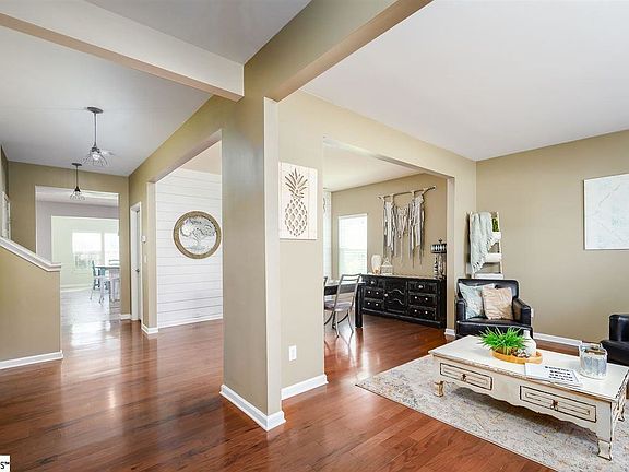 5th image of 58 Chapel Hill Ln