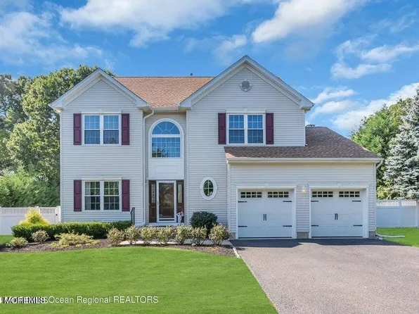10 Judy Rd, Eatontown, NJ 07724