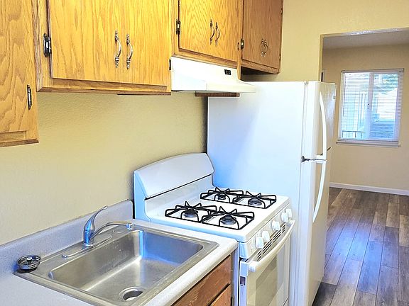 5th image of 56 Boston Ave #5