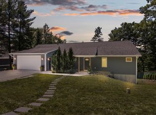 560 Island View Dr, Traverse City, MI 49696