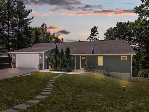 560 Island View Dr, Traverse City, MI 49696