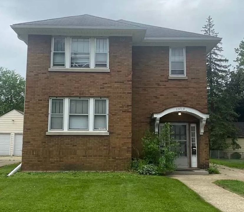 1st image of 2307 10th St #2