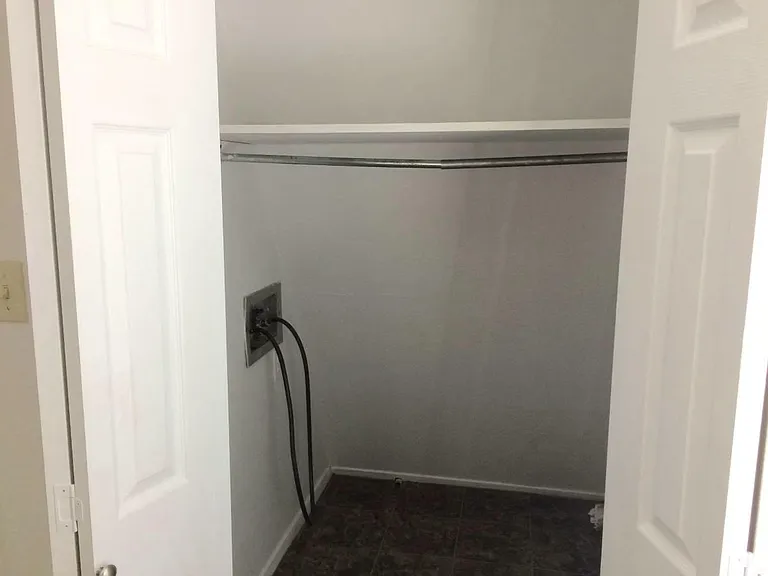 9009 Clusters Dr — Photo 5