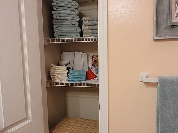 5th image of 9157 Sunshine Dr