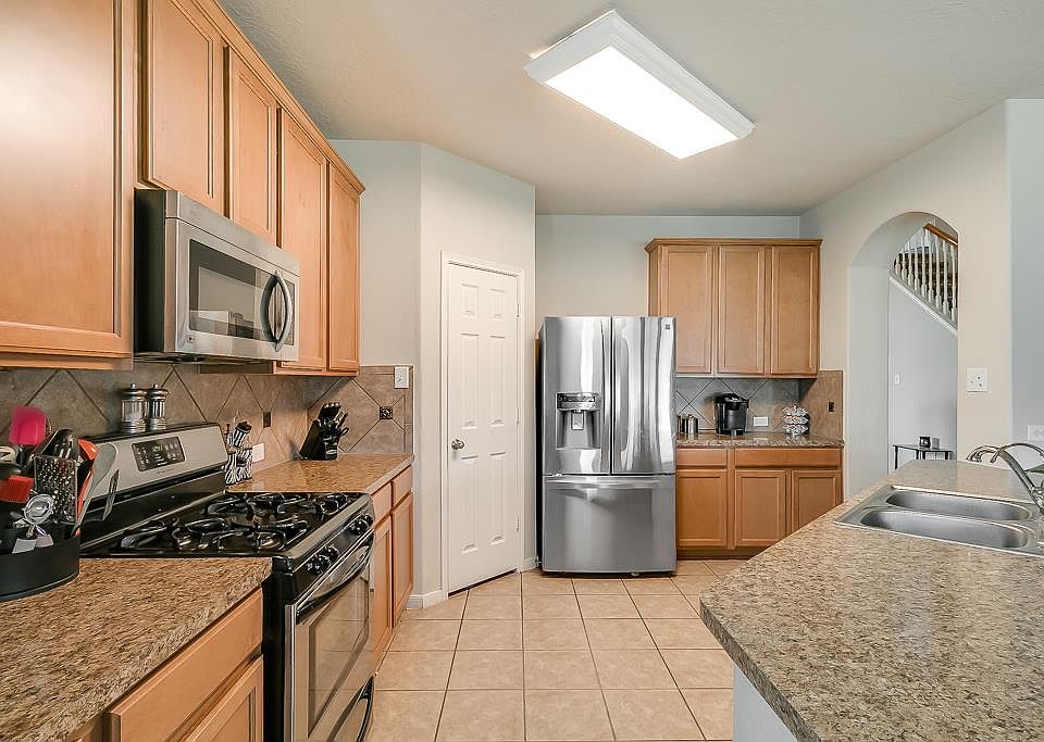 1st image of 121 Tonkawa Canyon Dr
