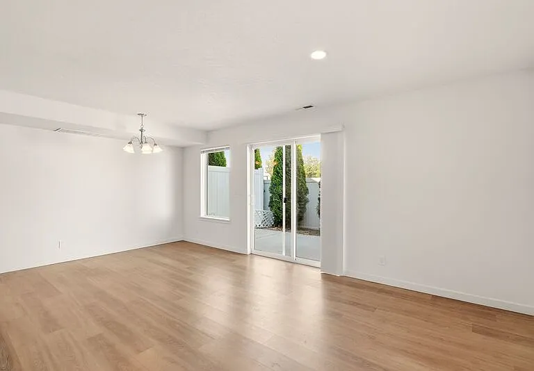 1420 N Michigan Ln #1 — Photo 5