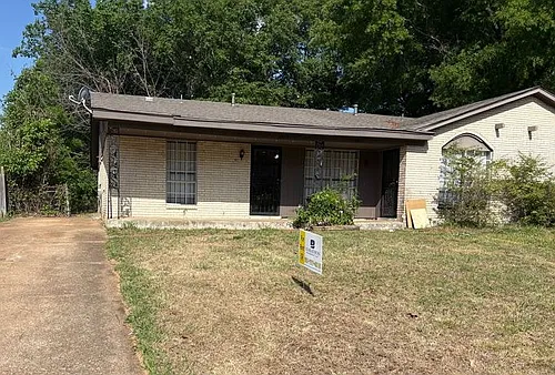 3813 Hyacinth Dr Photo 1