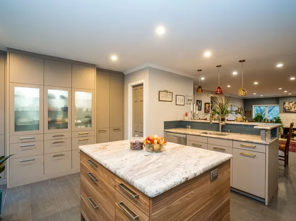 3056 Independence Avenue image 8 of 40